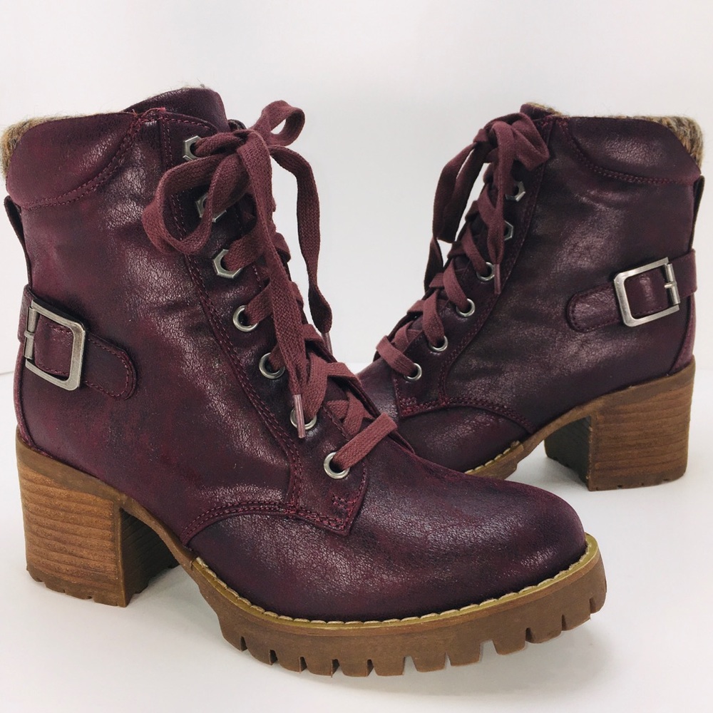 Carlos Santana Gibson Wine Women's Ankle Boot